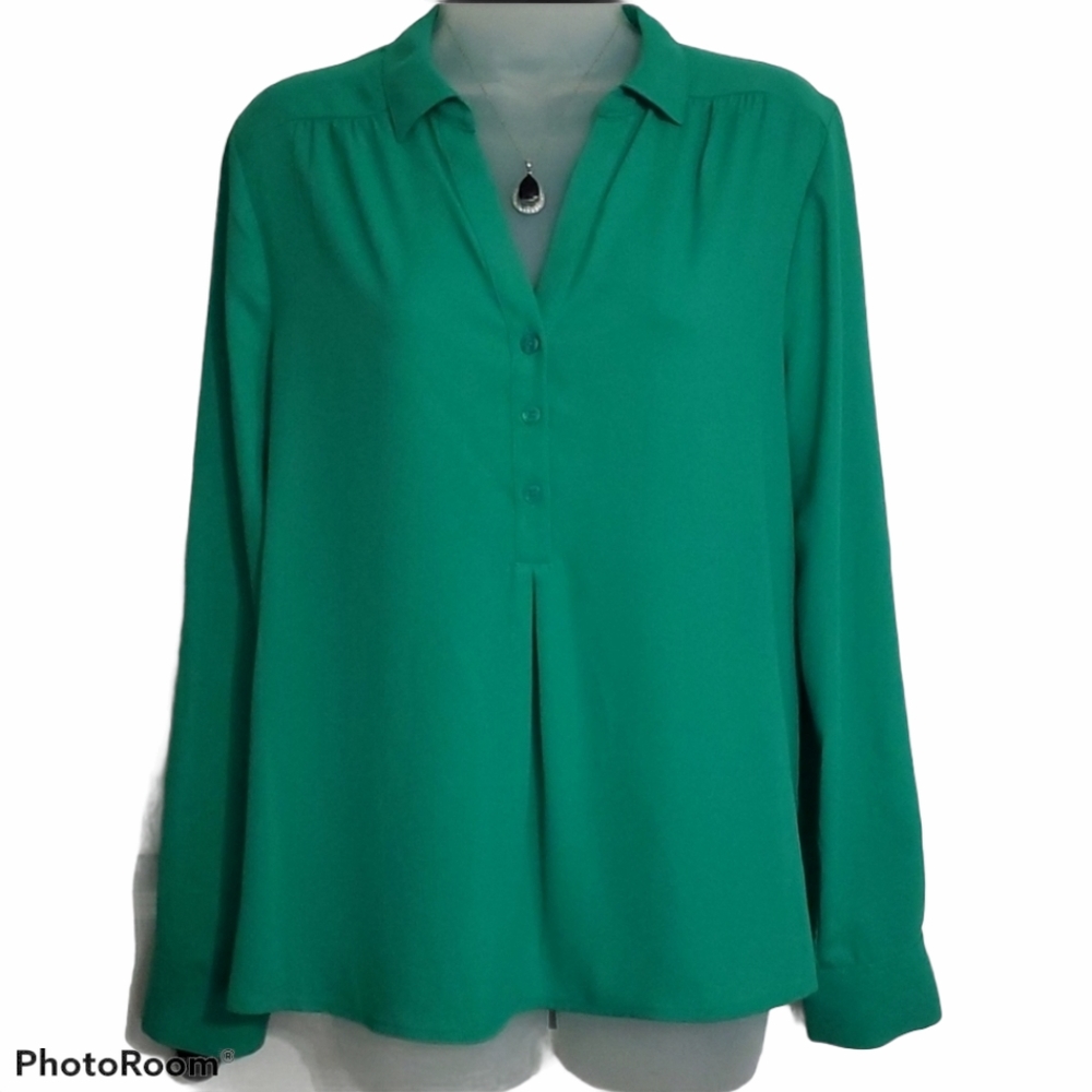 Dana Buchman Green Blouse Sz Med  EUC